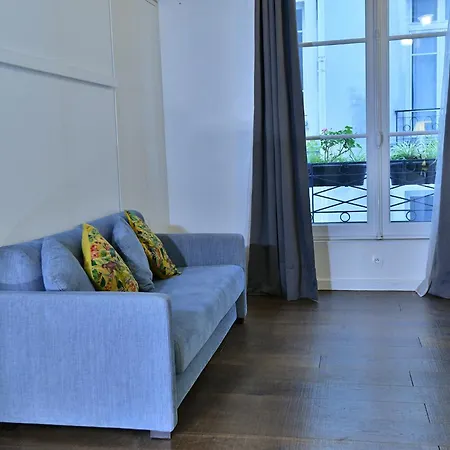 Romantic In Center Of Appartement *