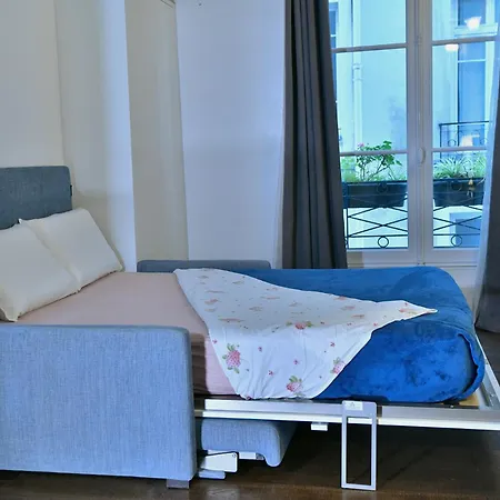 Apartment Romantic In Center Of Paris