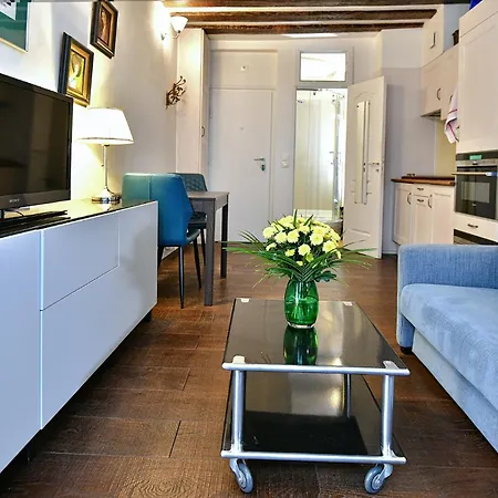 Romantic In Center Of * Paris