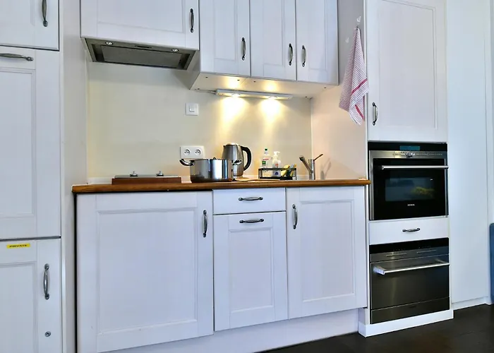 Romantic In Center Of Paris